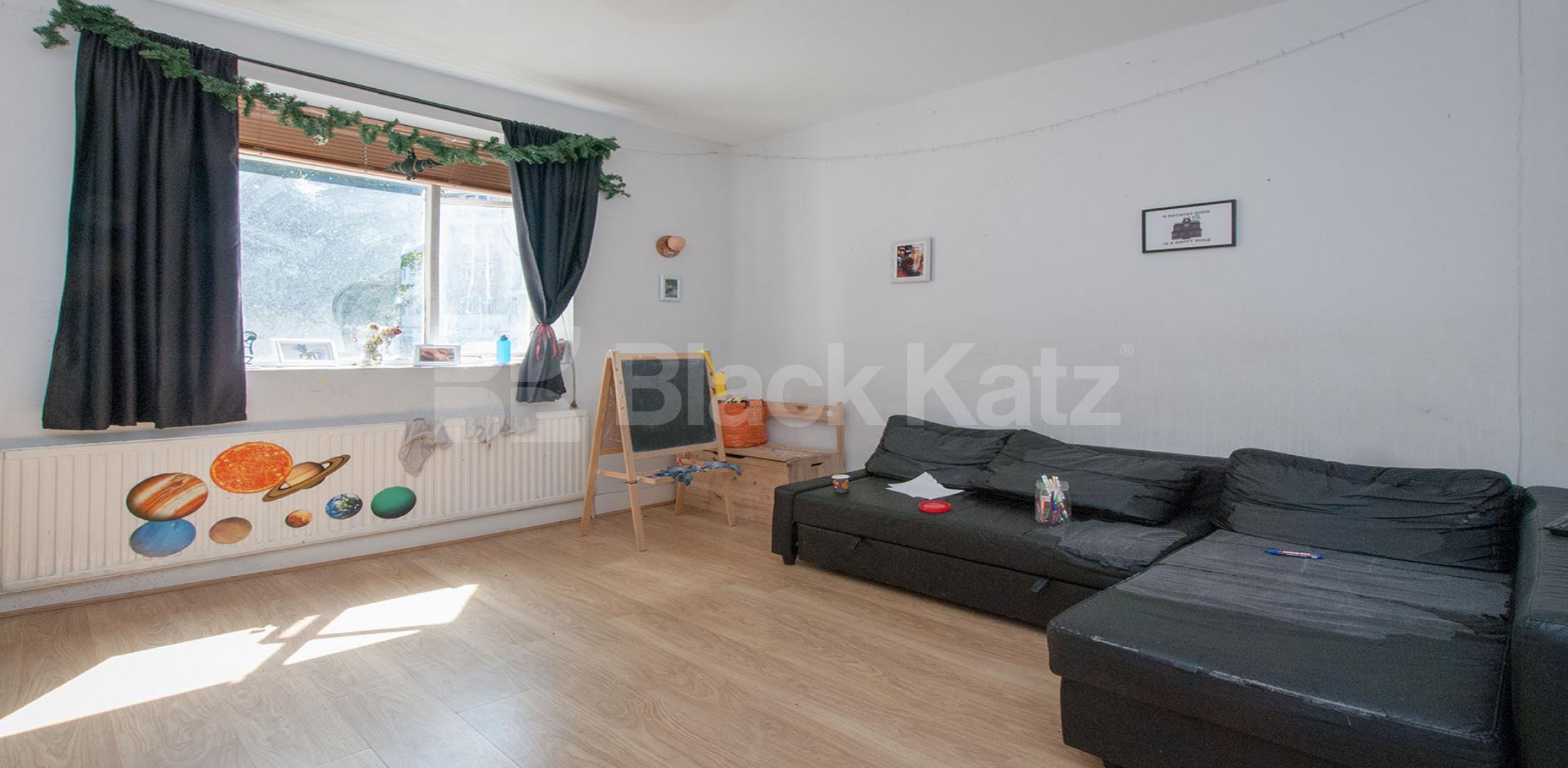 			1 Bedroom, 1 bath, 1 reception Flat			 Stamford Hill, Stoke Newington